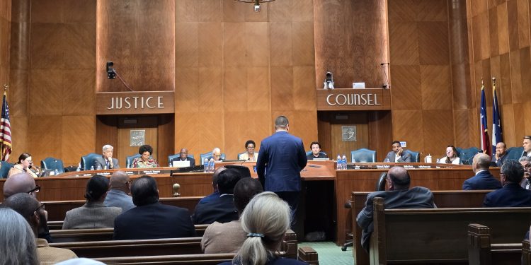 소수 및 여성소유기업 우대 프로그램에서 아시아계 기업 제외한다는 휴스턴