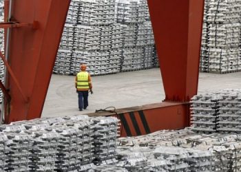 트럼프, 철강 25%·알루미늄 15% 관세 재도입… ‘동맹국 면제 없어, 한국도 포함’