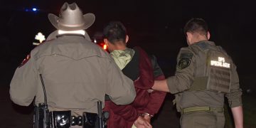 ICE 휴스턴, 범죄 전과 불법이민자 멕시코로 추방