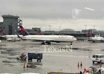 델타항공 여객기에서 승객이 다른 승객 물고 폭행 … 당국 조사 착수