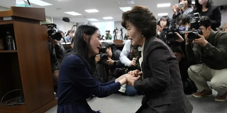 한때 세계 최대 ‘입양 수출국 한국’ …  “정부, 수요 맞추려 인권 침해 저질러”
