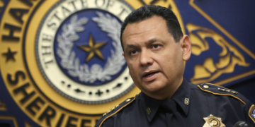 와이파이 껐다고 엄마살해 시도한 10대 남매