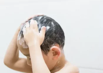 헤어 및 스킨케어 제품속 화학물질, 아이들 호르몬 교란 위험