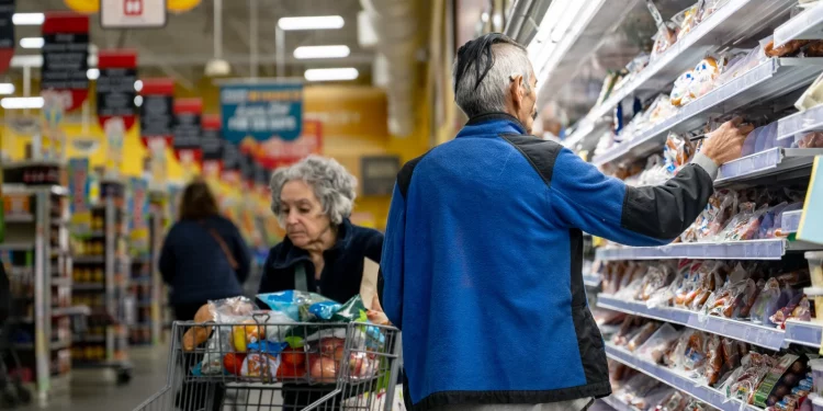 미 연준, 금리 동결… 트럼프 무역 정책 불확실성 속 신중한 행보
