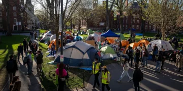 하버드대, 정부가 요구한 정책 수정 거부 …  트럼프 행정부 “22억 달러 지원금 동결”