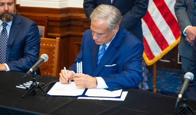 그렉 애벗 주지사, ‘텍사스 DOGE’ 신설 법안 서명 … 각종 규제 대폭 완화