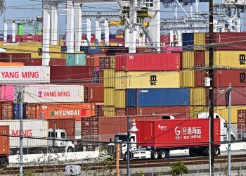 트럼프 관세여파 경제 후퇴  …GDP 0.3% 감소, 전년 4분기 2.4% 성장대비 급락