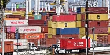 트럼프 관세여파 경제 후퇴  …GDP 0.3% 감소, 전년 4분기 2.4% 성장대비 급락