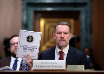 트럼프, 대중(對中) 관세 104%로 인상 경고…중국 ” 84%의 보복 관세” 맞대응