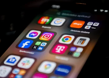 텍사스주 의회, 18세 미만 미성년자 SNS 사용 전면 금지 방안 검토