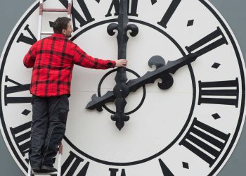 “이제는 ‘텍사스 시간'”… 텍사스주, 일광절약시간제 영구화 법안 통과