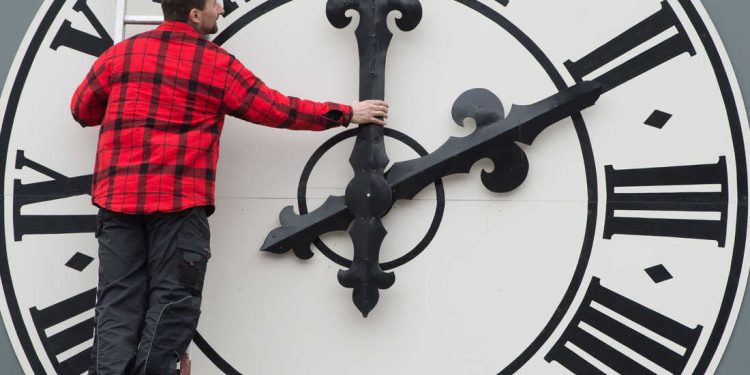 “이제는 ‘텍사스 시간'”… 텍사스주, 일광절약시간제 영구화 법안 통과