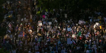 텍사스 곳곳서 ‘이민 단속 반대’ 시위 확산