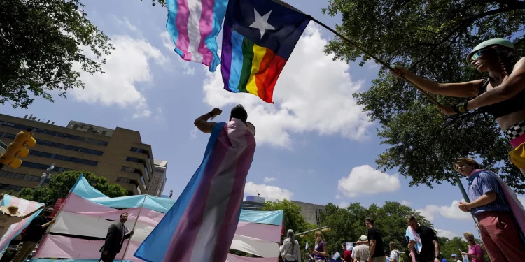 연방대법원, 미성년자 성전환 치료 금지법 ‘합헌’ … “텍사스 포함 20개 주에 직접 영향”