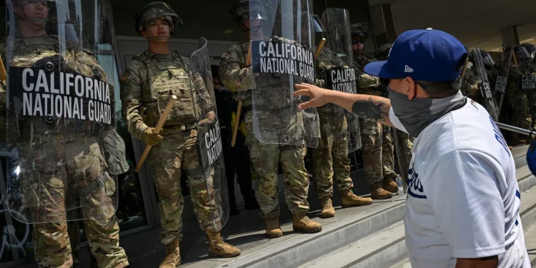 한국 외교부 “LA 이민자 단속 반대시위 관련, 각별한 유의” 당부