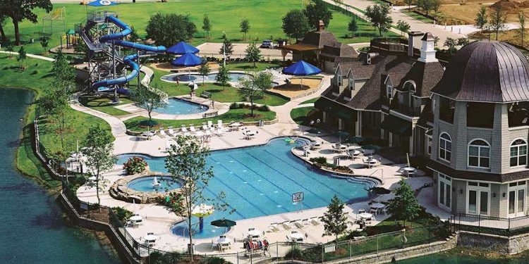 북텍사스 주택조합, 흑인 주민 퇴거 시도… 인종차별 소송 제기