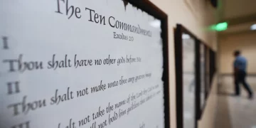 텍사스, 공립학교 ‘십계명’ 게시 강행 … 연방판결 무시하고 오는 9월부터
