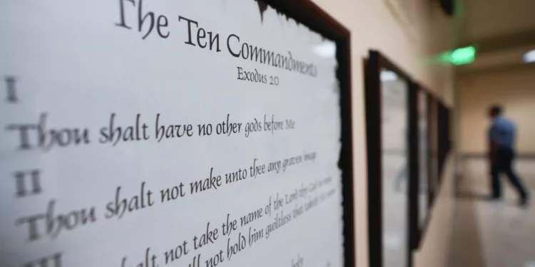 텍사스, 공립학교 ‘십계명’ 게시 강행 … 연방판결 무시하고 오는 9월부터