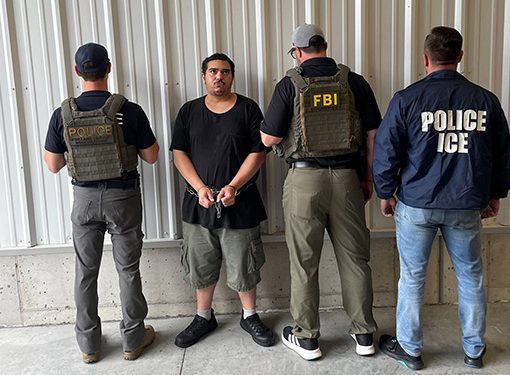 트럼프, 이민법원 정비 강행…“텍사스 구금센터 수용 한계 우려”