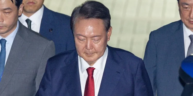 윤석열 전 대통령 재구속… 법원 “증거인멸 우려”