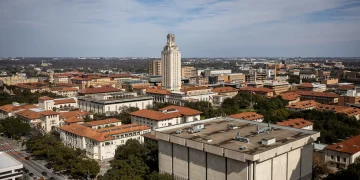 “텍사스 주립대 학비 아끼려 주택 구매”…부유층, 주택 소유로 거주자 등록해 등록금 수만 달러 절감