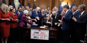 트럼프 ‘메가 법안’ 의회 통과…텍사스에 미치는 영향은?