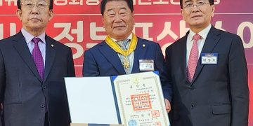 오원성 민주평통 달라스협의회장, 국민훈장 ‘동백장’ 수상