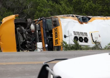 오스틴 리앤더 교육구 스쿨버스 사고…42명 중 18명 병원 이송