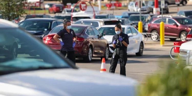 오스틴 타겟 주차장 총격… 어린이 포함 3명 사망, 용의자 검거