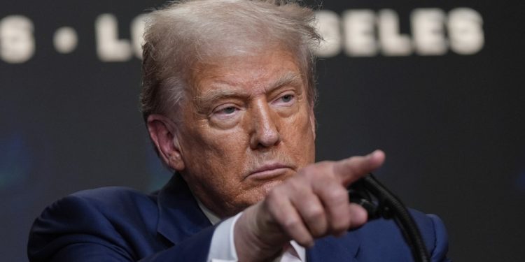 트럼프, 인구조사 방식 변경 지시…불법체류자 제외 추진