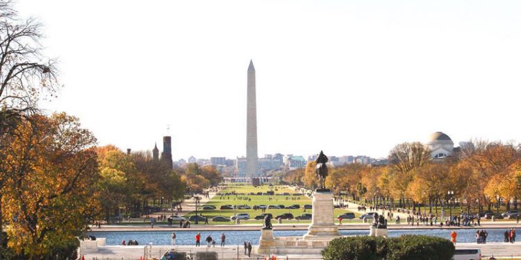 트럼프, 워싱턴 D.C. ‘연방 통제’ 경고…주민·당국 긴장