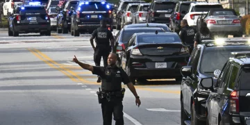 미 CDC 본부 총격에 경찰관 1명 사망 … 범인 “코로나 백신이 우울·자살충동 유발” 주장