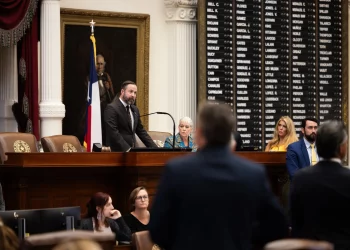 텍사스, 성소수자 겨냥 ‘화장실 법안’ 통과… 美서 가장 강력한 제재