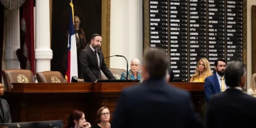 텍사스, 성소수자 겨냥 ‘화장실 법안’ 통과… 美서 가장 강력한 제재