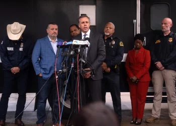 [속보] 달라스 이민세관단속국(ICE) ICE 시설 총격… 수용자 2명 사망, 1명 중태