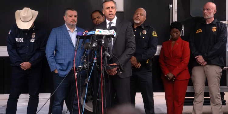 [속보] 달라스 이민세관단속국(ICE) ICE 시설 총격… 수용자 2명 사망, 1명 중태