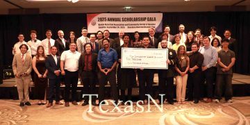 휴스턴 한인회 “청년들은 지역사회 밝히는 미래 주역” … 10명의 장학생에 총 1만 달러 수여