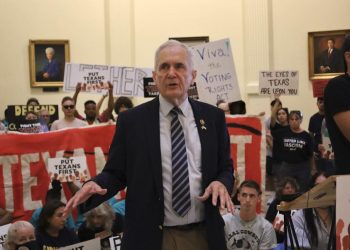 민주당 로이드 다겟 의원 “트럼프, 비상사태 선포 남용은 견제와 균형 흔드는 권위주의”