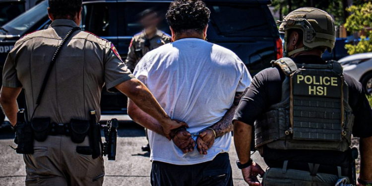 휴스턴 ICE 대규모 단속 … 일주일간 822명 체포