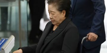 통일교 한학자 총재, 뇌물수수 의혹으로 전격 구속