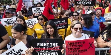 “텍사스 선거구 조정, 인종에 초점 맞춰 그려졌다”