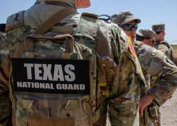 트럼프 행정부, 텍사스 주 방위군 시카고 인근에 배치 확인