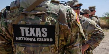 트럼프 행정부, 텍사스 주 방위군 시카고 인근에 배치 확인