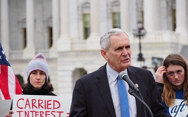 “민주주의 흔들려선 안 돼”… 민주당 로이드 다겟 의원, 18일 주의회서 집회 연설