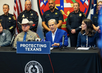 텍사스 주지사 “뉴욕 이주민에 100% 관세 부과하겠다”… 논란 확산