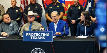 텍사스 주지사 “뉴욕 이주민에 100% 관세 부과하겠다”… 논란 확산