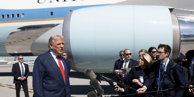 트럼프의 ‘관세 배당금 2,000달러 지급’ 약속, 현실성 있나