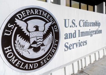 트럼프 행정부, 이민자 복지 이용을 비자 및 영주권 심사에 불리하게 반영한다