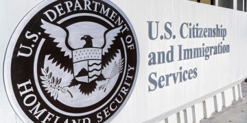 트럼프 행정부, 이민자 복지 이용을 비자 및 영주권 심사에 불리하게 반영한다