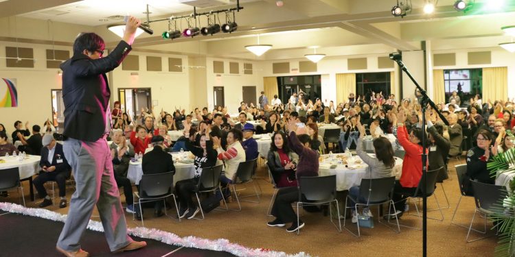 “오스틴의 성장을 주도하는 한인여러분, 올해도 수고 많으셨습니다”